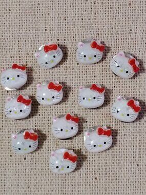 12 Pcs Small Cute Hello Kitty Photo Message Memo Bulletin Board Tack Push Pins